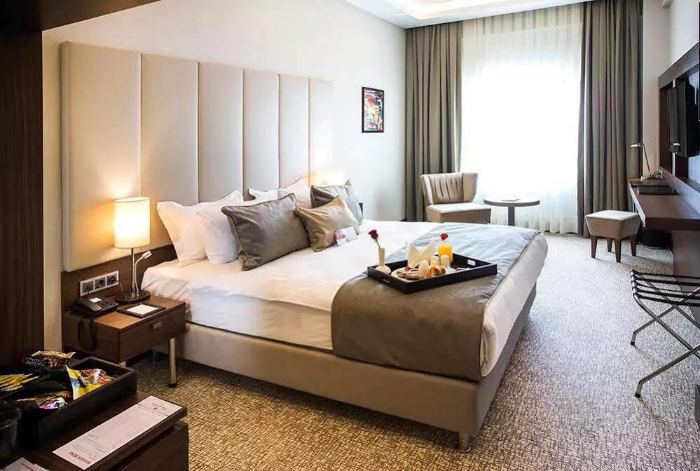 Ramada By Wyndham Yalova Hotel Yalova  Bagian luar foto